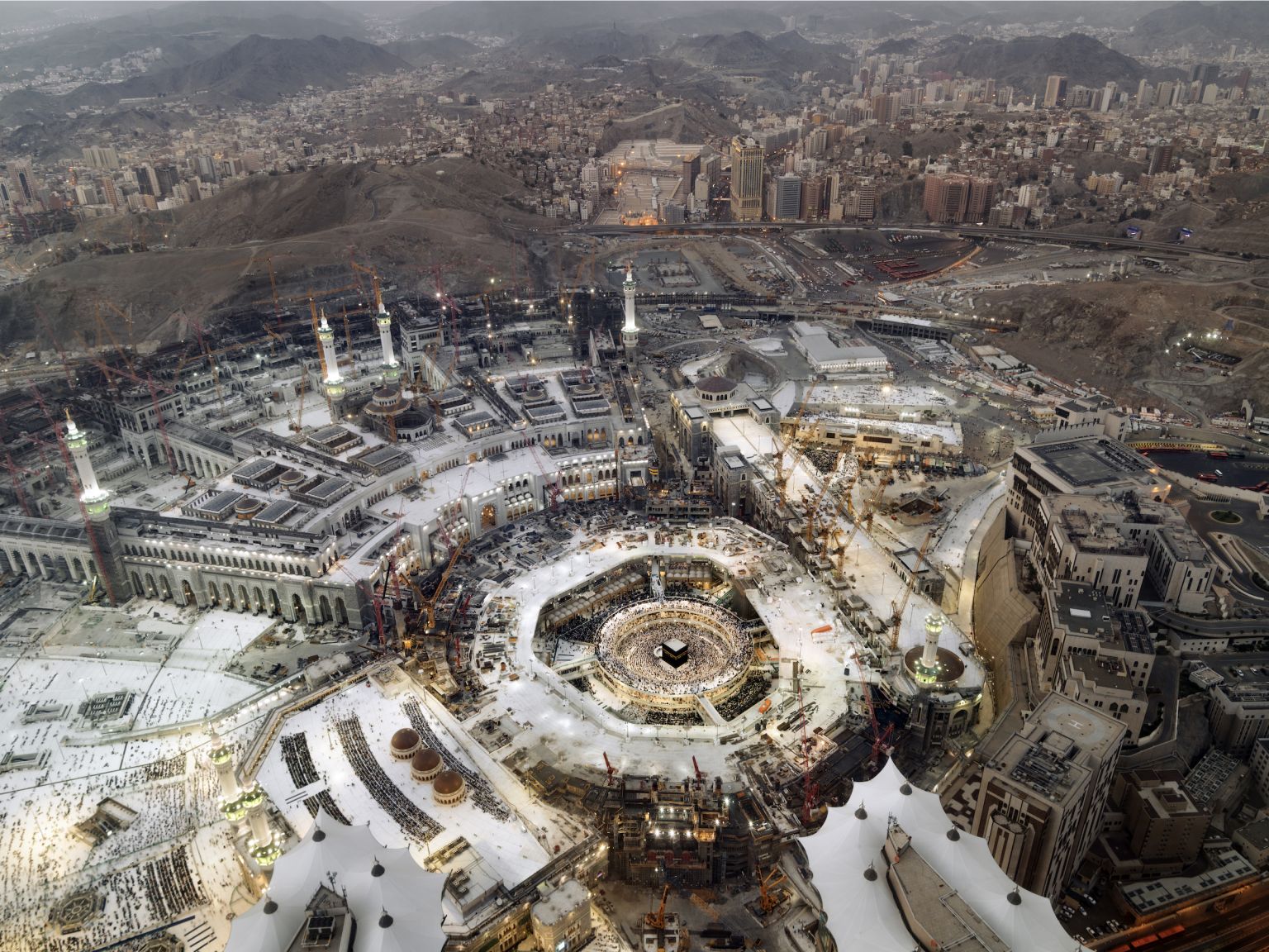 Entre ferveur et luxe, au cœur de La Mecque