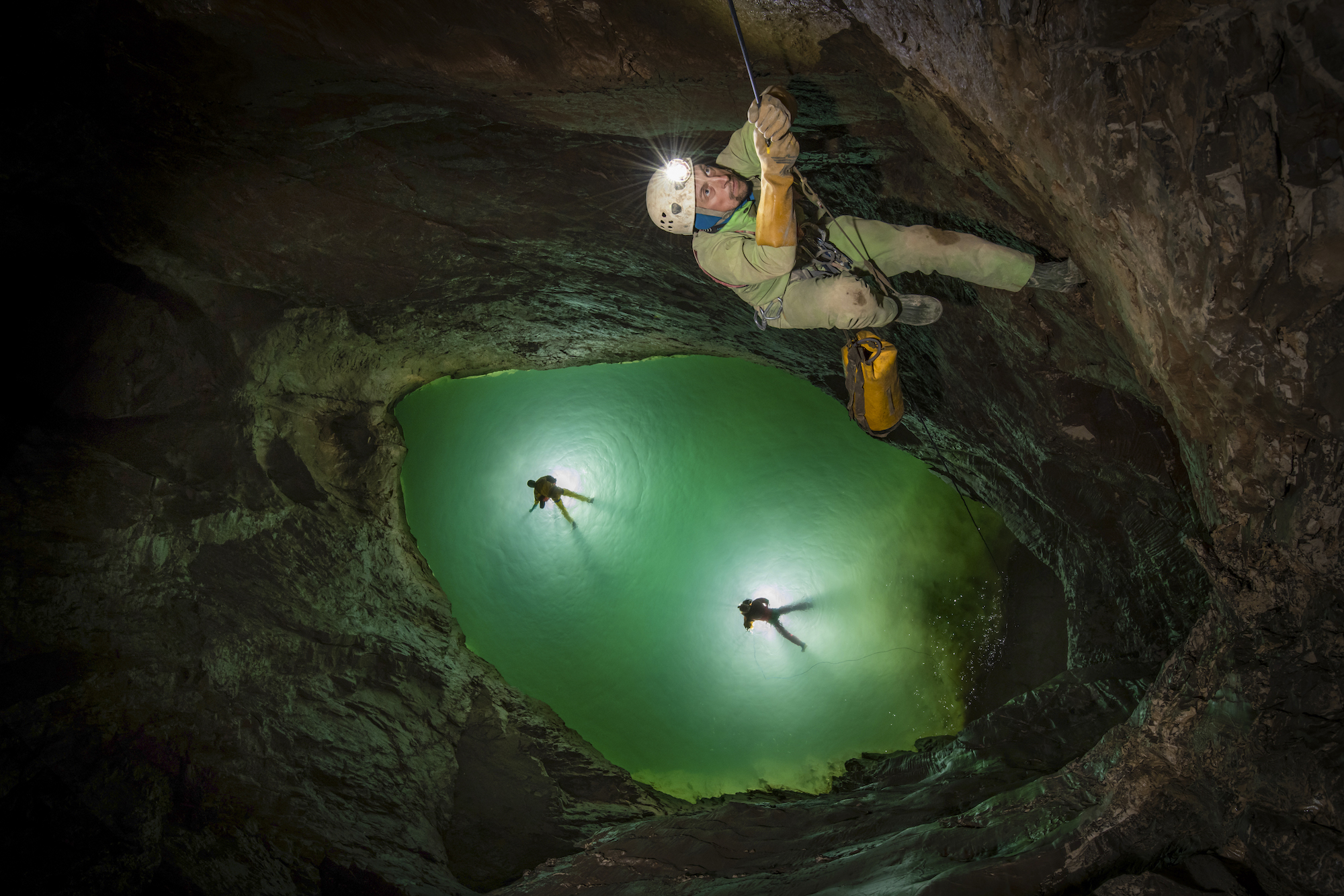 spéléologues dans une grotte