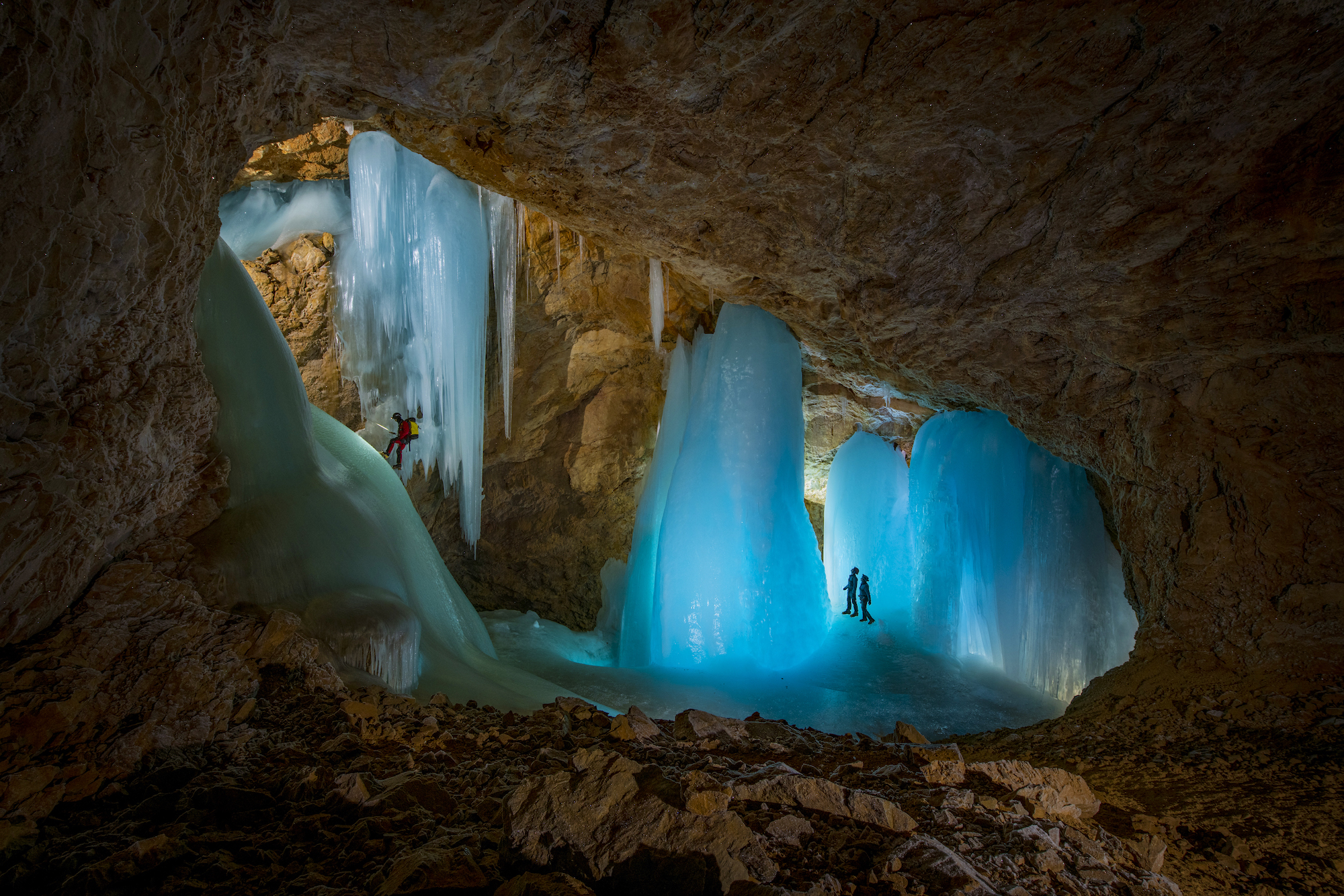 spéléologues dans une grotte