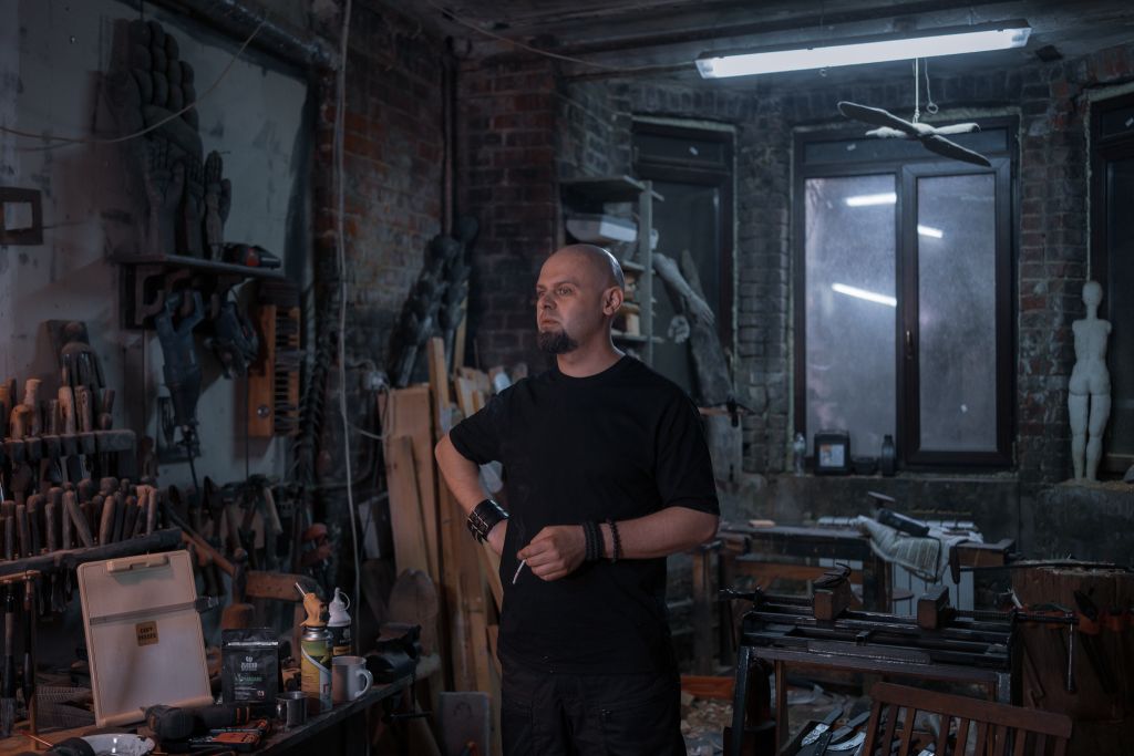 le sculpteur Kostiantyn Zorkin à Kharkiv