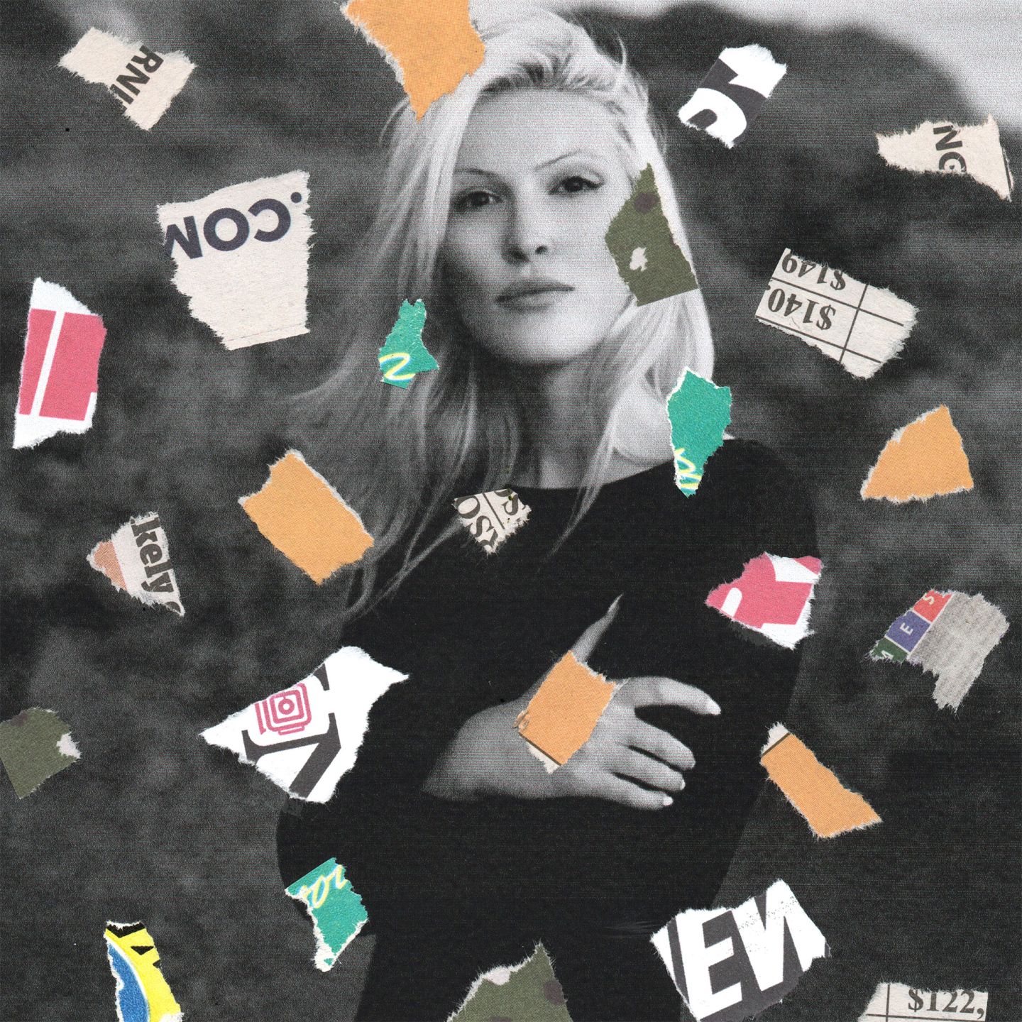 Olivia Muzzi entourée de coupures de journaux