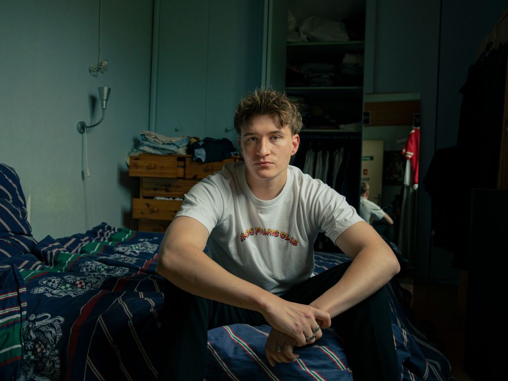 Un jeune dans sa chambre
