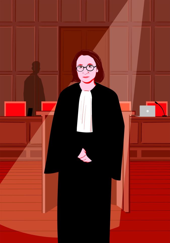 l'avocate Marie Dosé dans une salle de tribunal