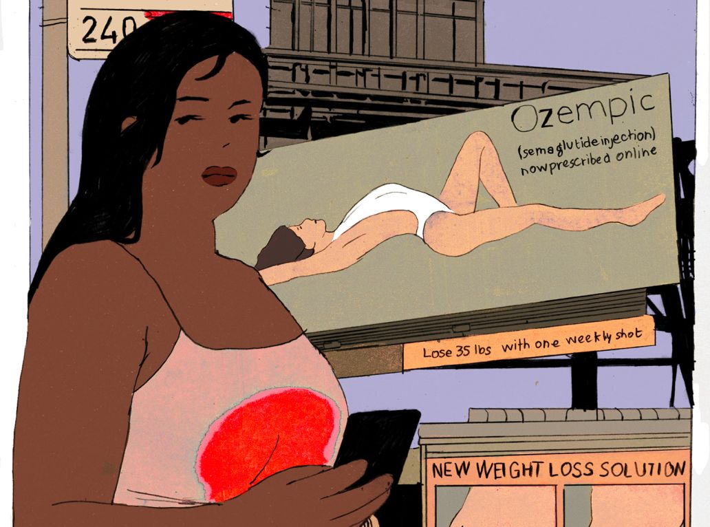 Une femme de grande taille devant des publicités pour maigrir