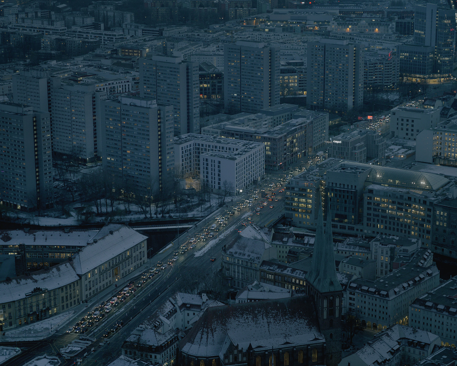 Berlin la nuit vu de la tour de la télévision