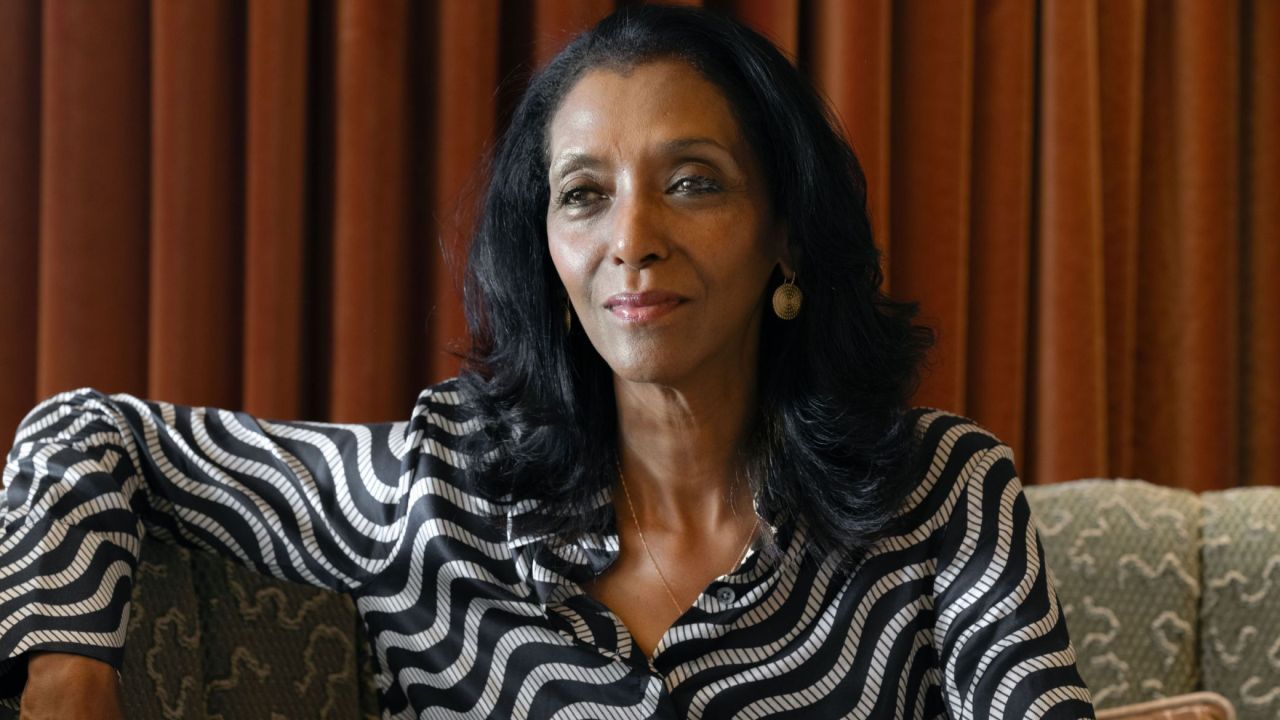 portrait de Zeinab Badawi